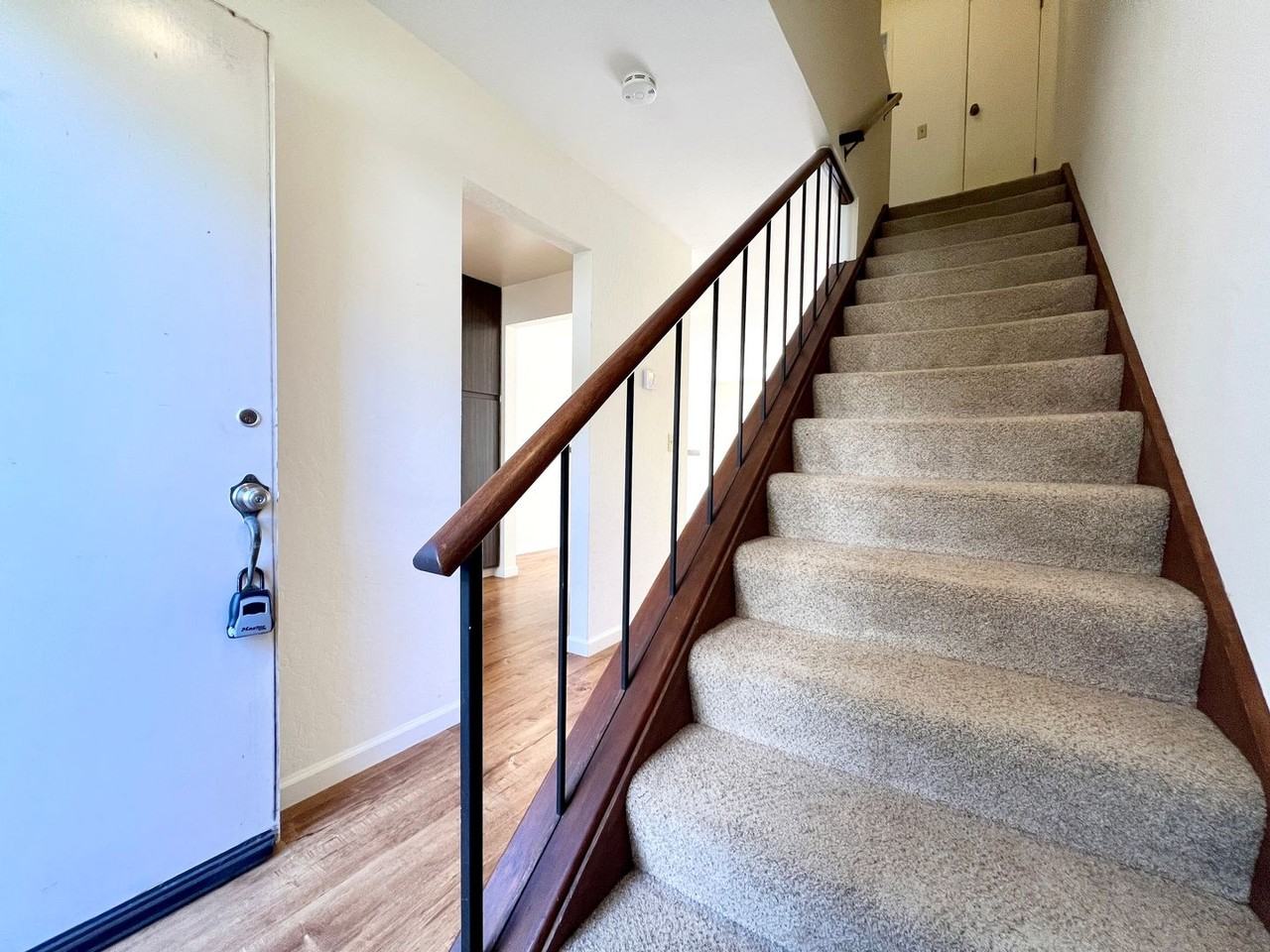 1213 Terra Nova Blvd - Photo 3 of 31