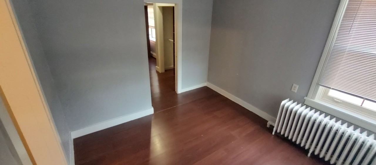 825 19th St - Photo 2 of 10