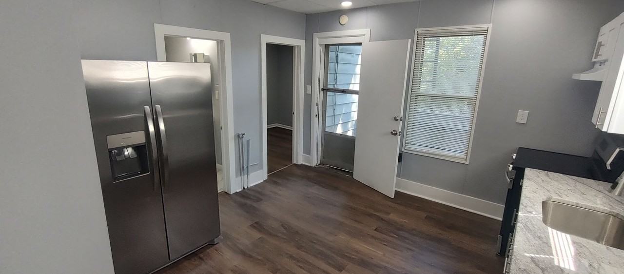 138 Main St - Photo 3 of 10