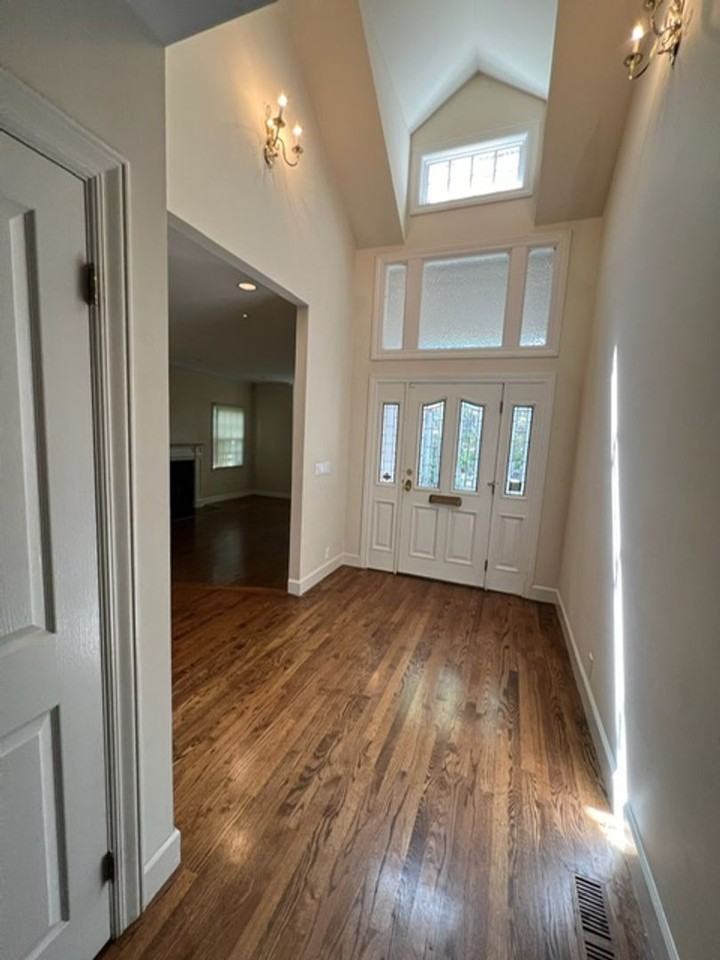 515 Center Dr - Photo 2 of 10