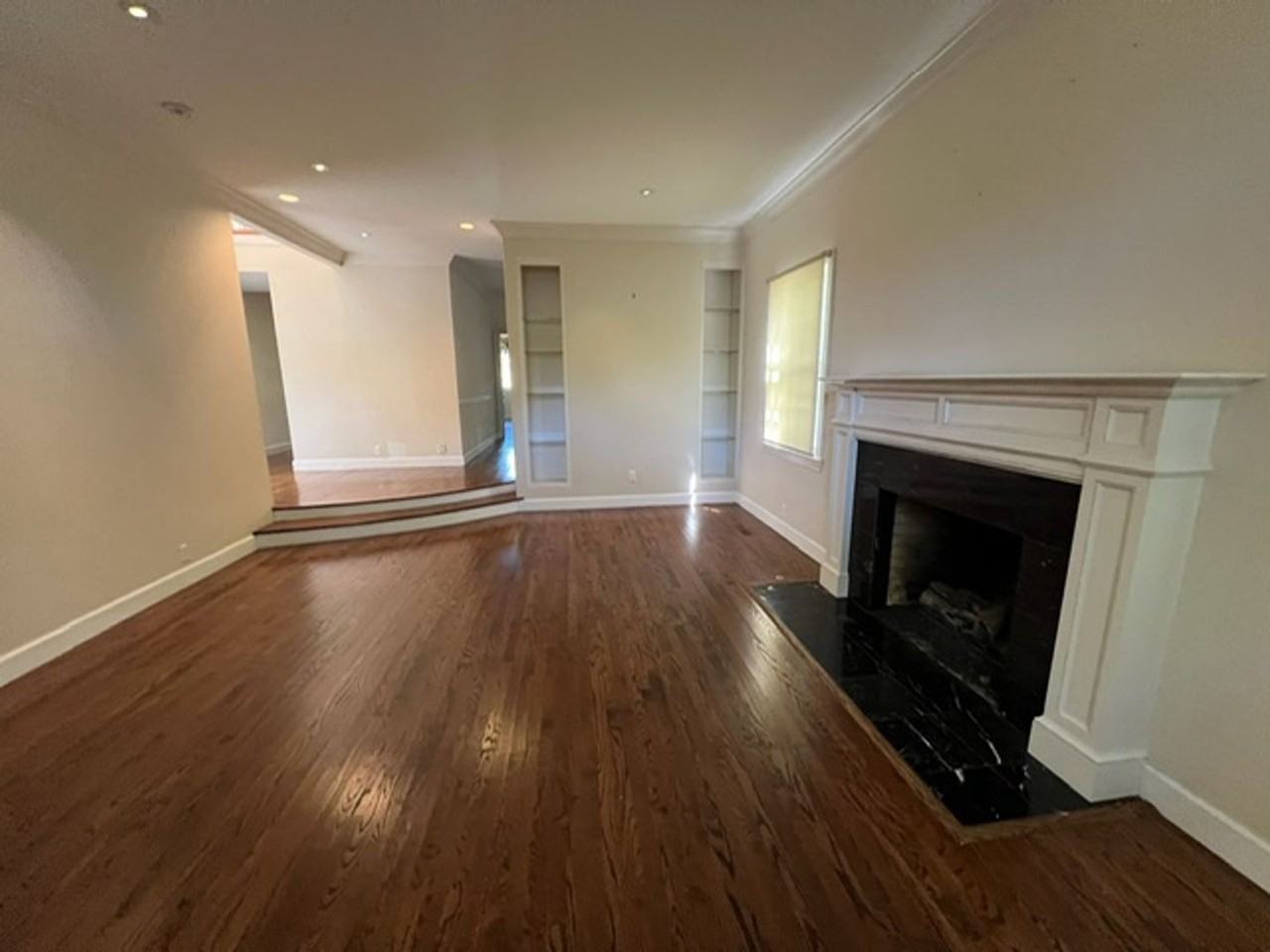 515 Center Dr - Photo 3 of 10