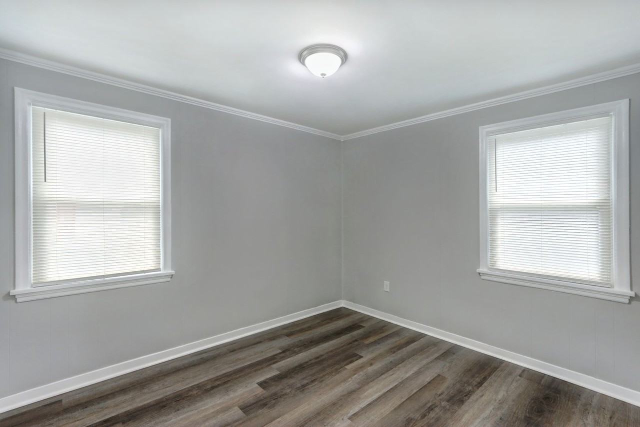 2212 Utah St - Photo 5 of 13