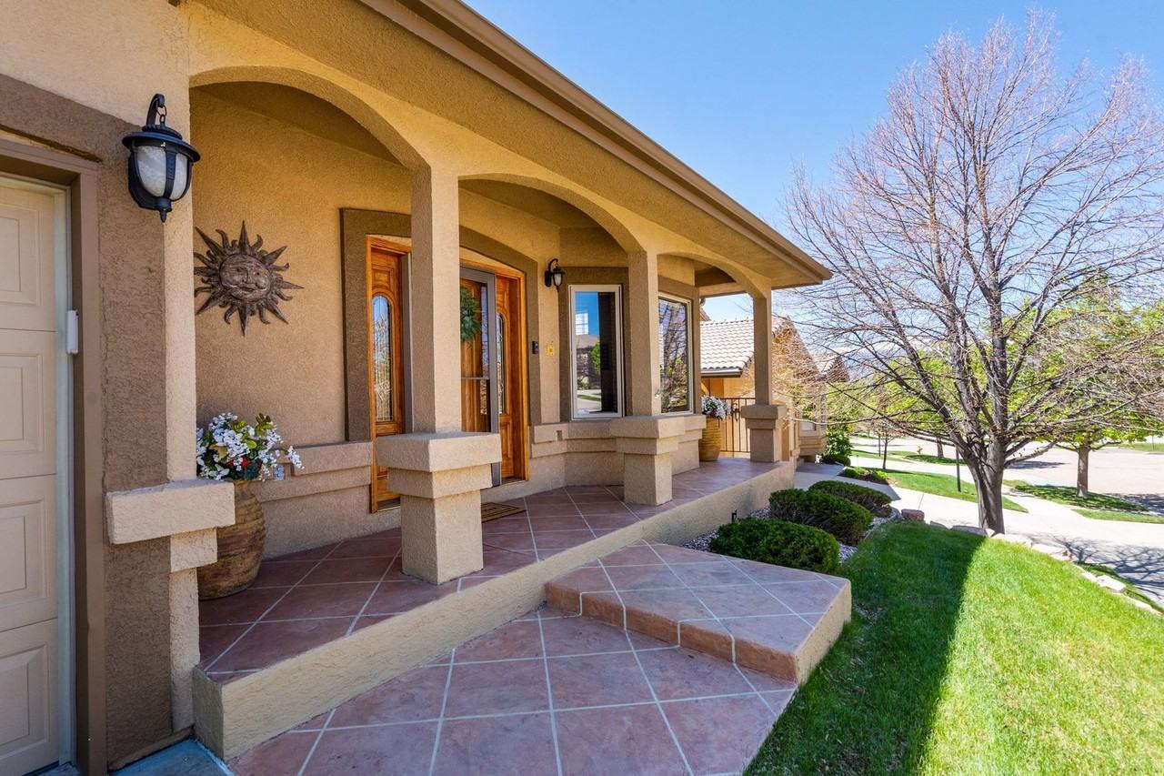 2403 Spanish Oak Ter - Photo 2 of 34