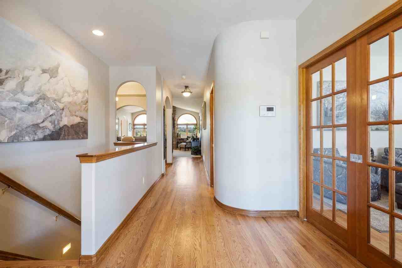 2403 Spanish Oak Ter - Photo 3 of 34