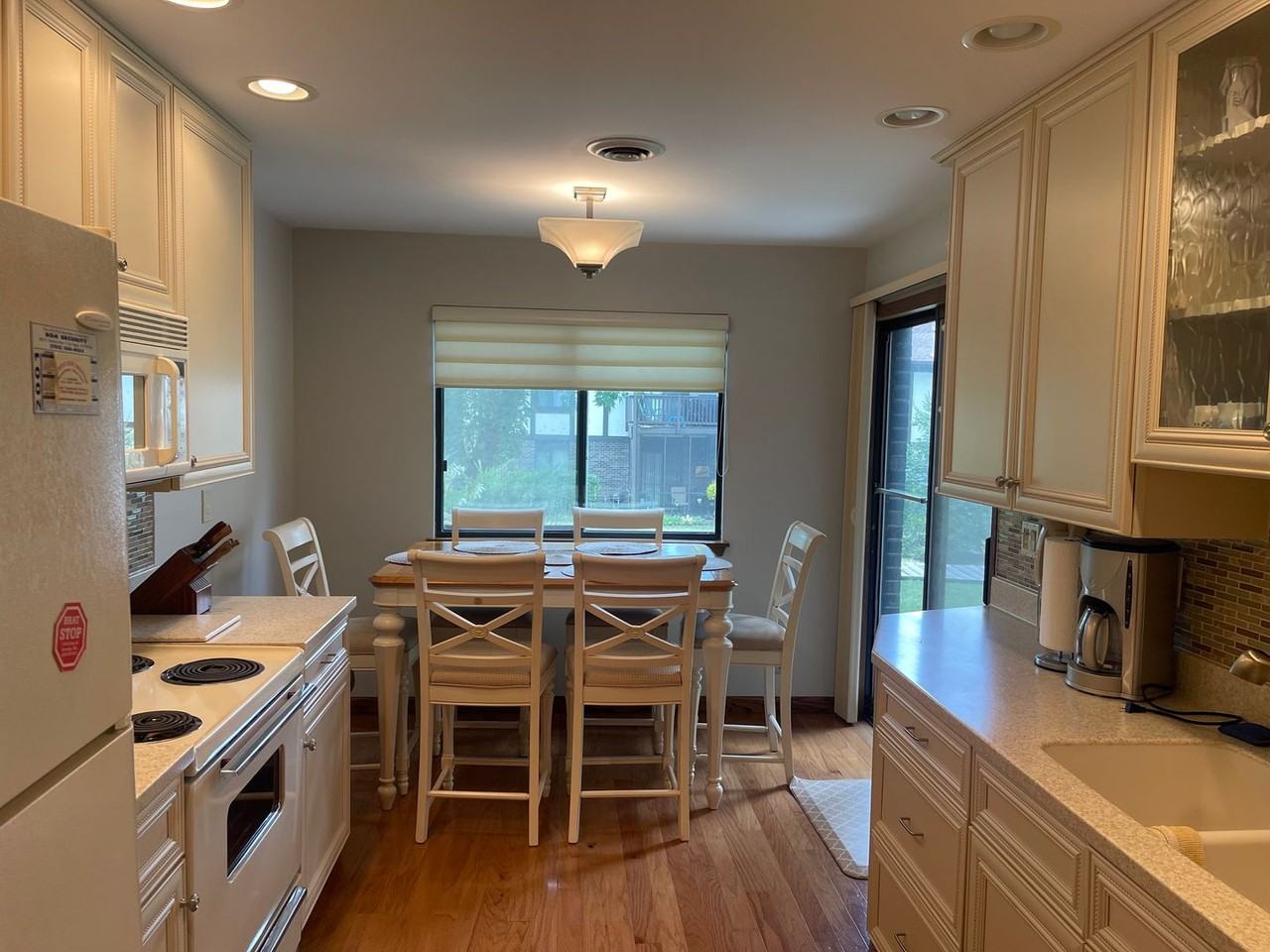 22 Willabay Dr Unit A - Photo 3 of 8