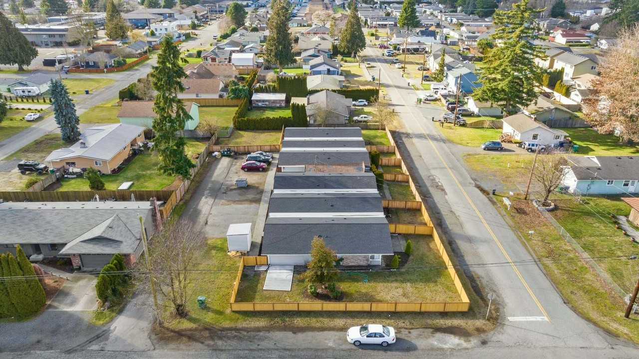 4900 74th Pl Ne #4 - Photo 5 of 16