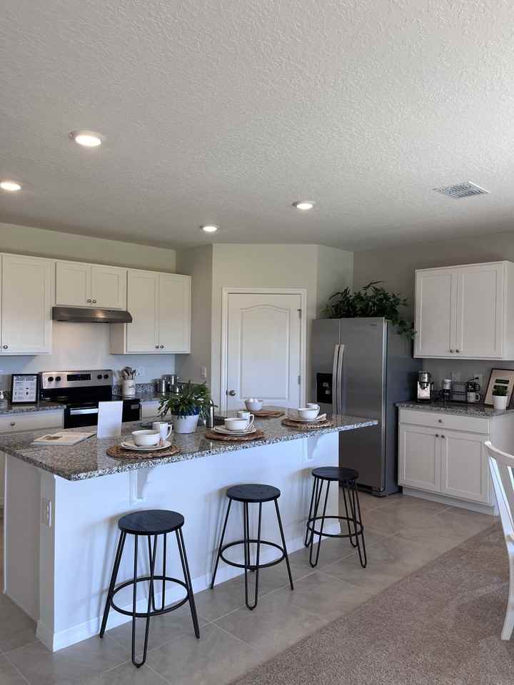 824 Sky Haven Way #NA - Photo 2 of 18