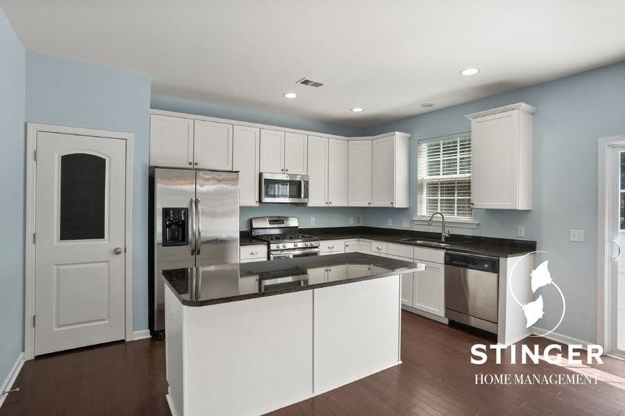 208 Mission Way - Photo 5 of 28