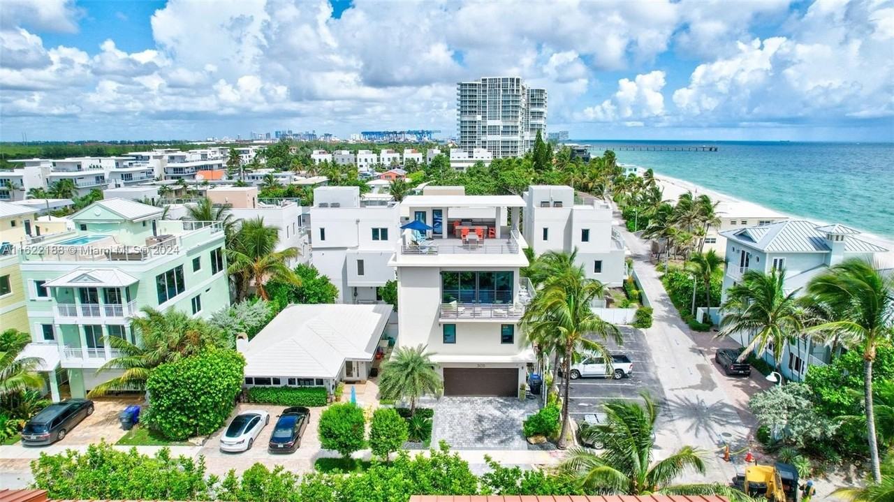 305 Oak St - Photo 2 of 50