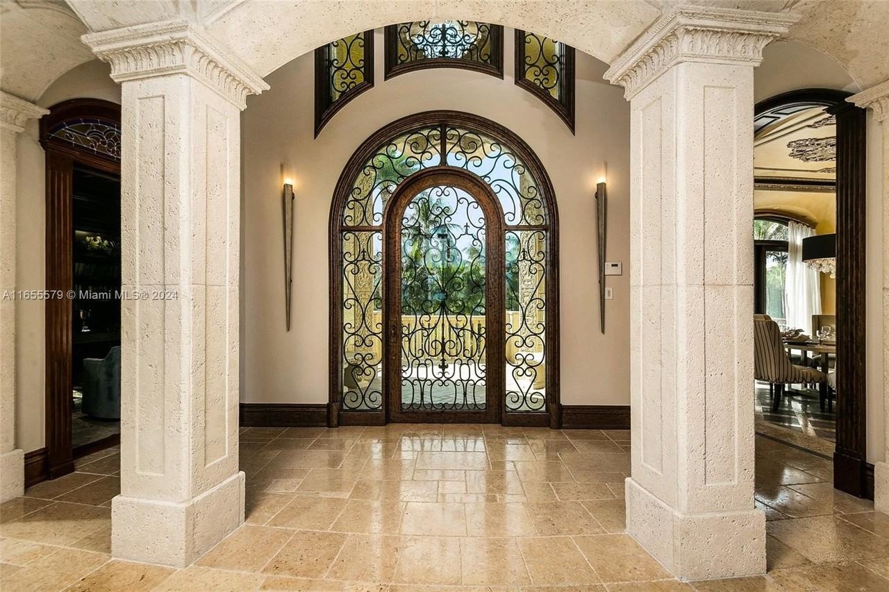 2306 Bay Dr - Photo 3 of 50