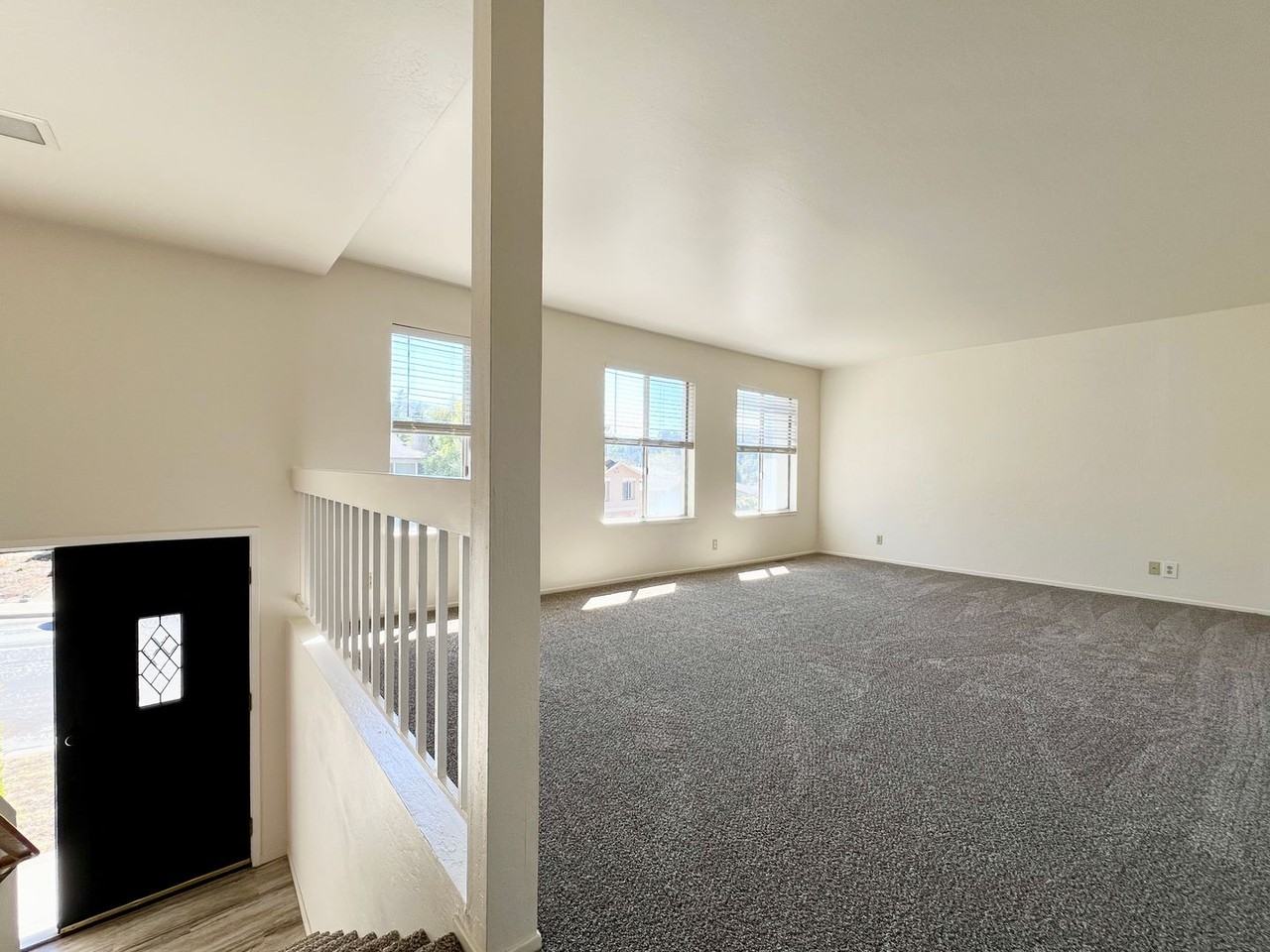 812 Cape Breton Dr - Photo 3 of 50