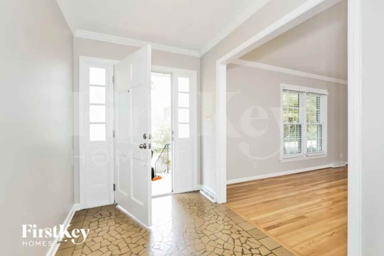 3910 Watauga Dr - Photo 3 of 16