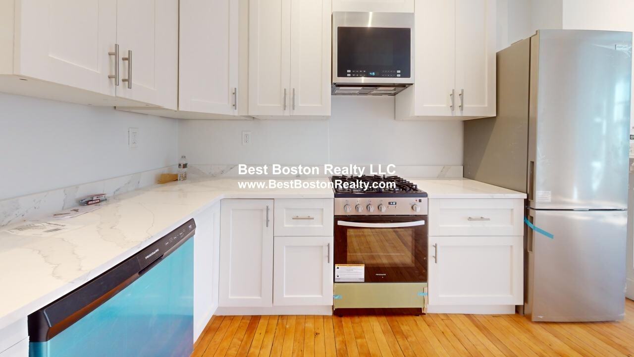 39 Laurel St #1 - Photo 2 of 11