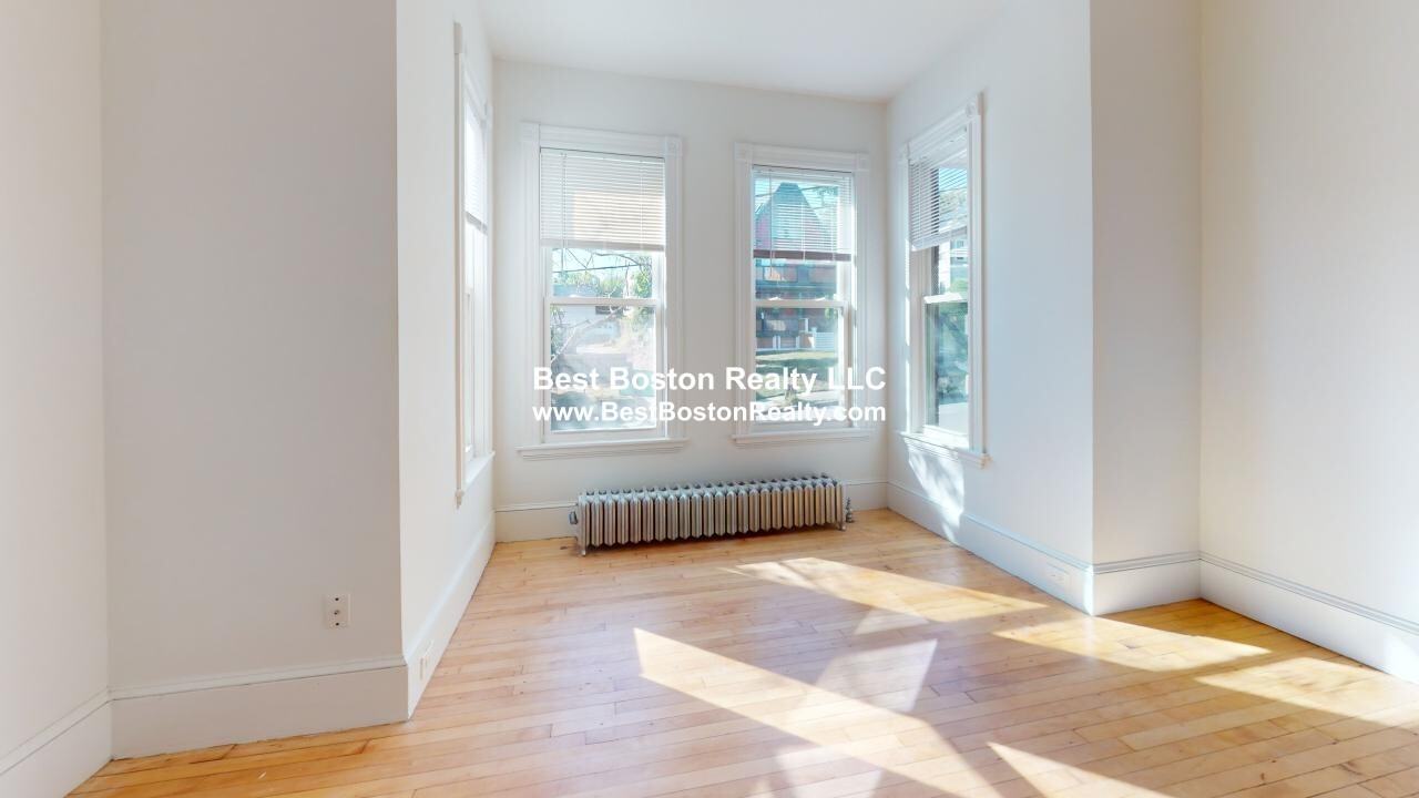 39 Laurel St #1 - Photo 4 of 11