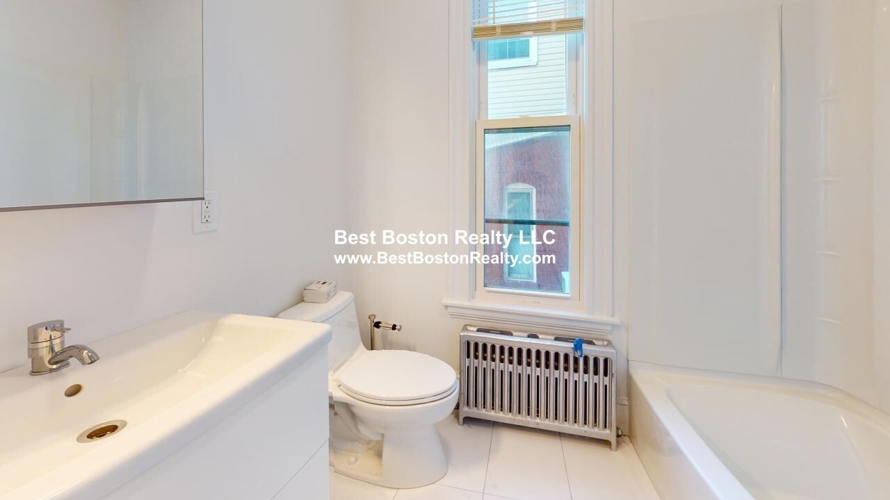 39 Laurel St #1 - Photo 6 of 11