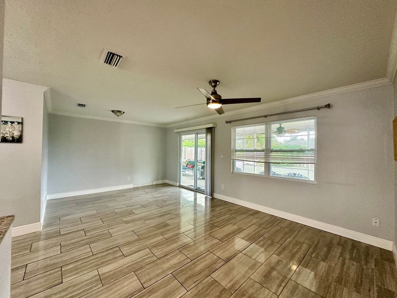 Perry Av - Photo 3 of 20