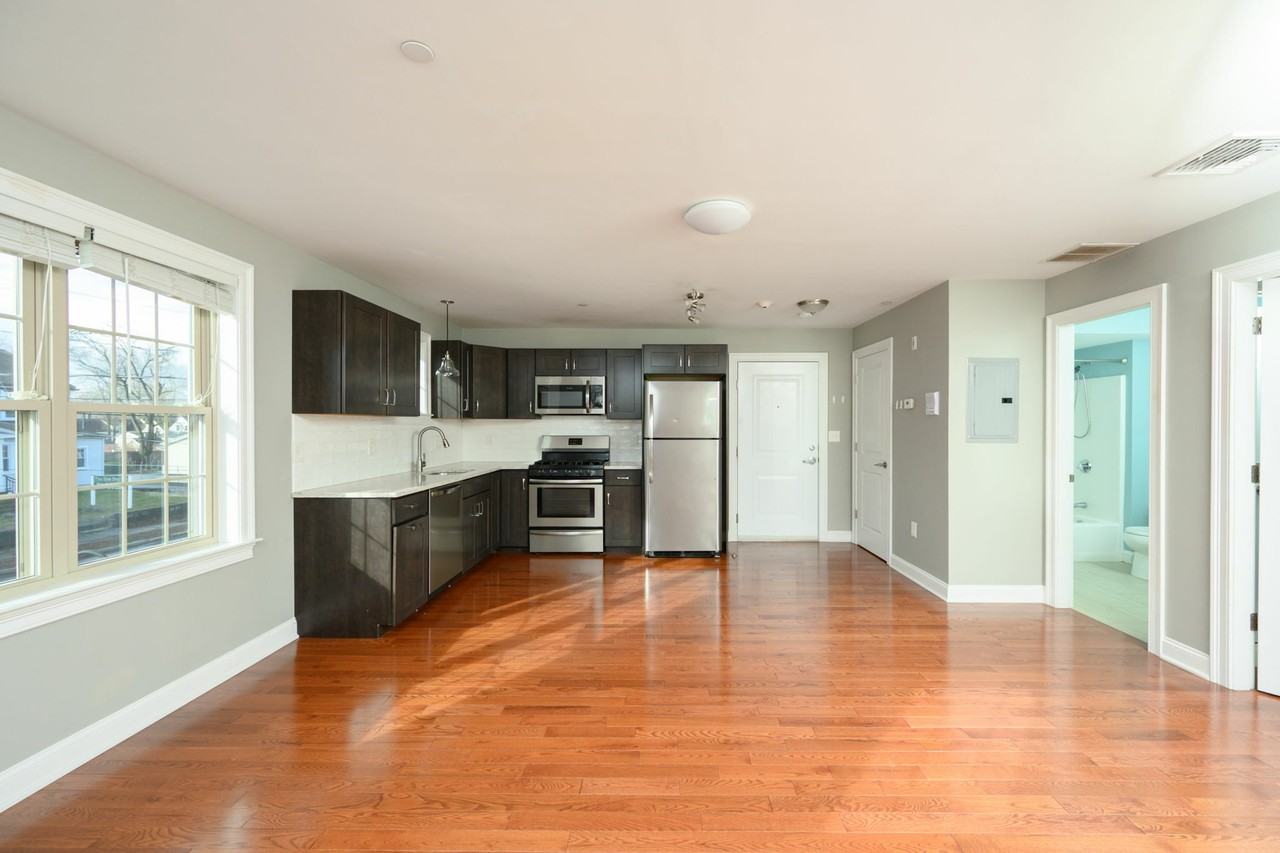 278 Washington St #3 - Photo 4 of 9