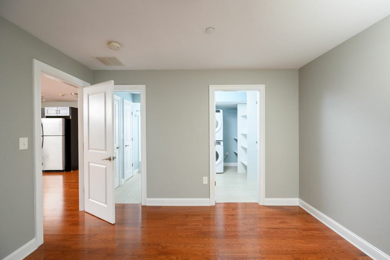 278 Washington St #3 - Photo 6 of 9