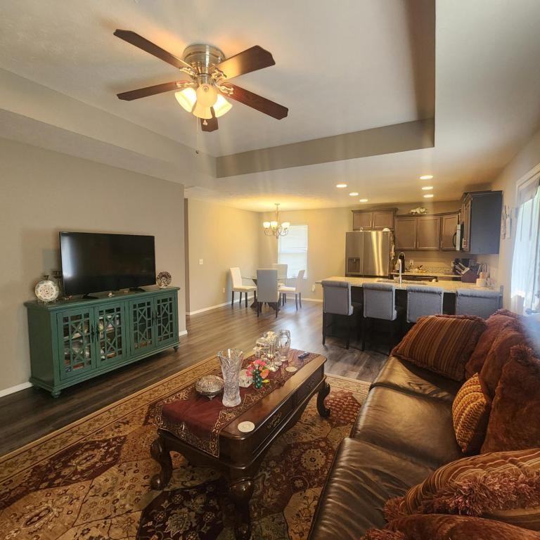 5858 S Geranium Ln - Photo 5 of 25