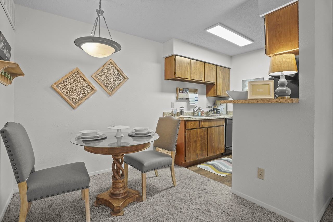 Cimarron Pointe Apts. - Photo 7 of 19