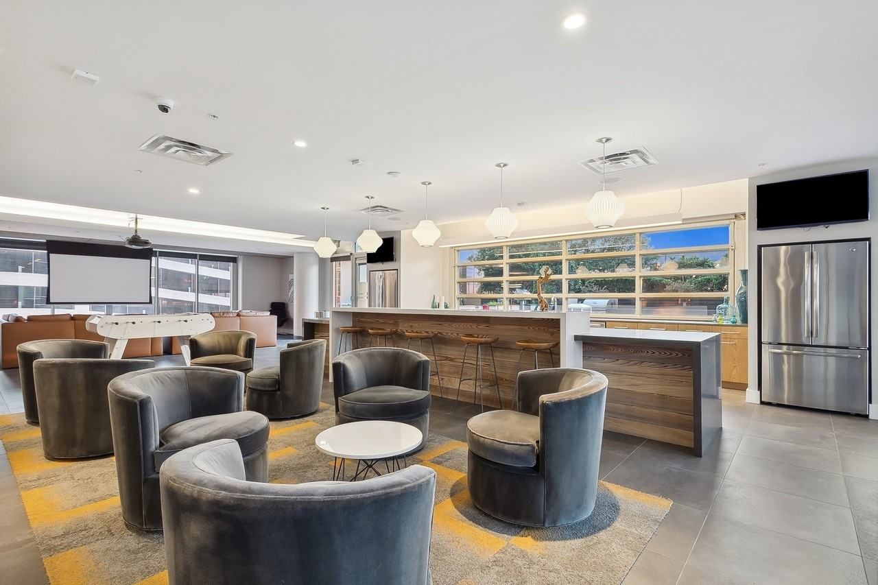 AMLI Arts Center - Photo 4 of 51