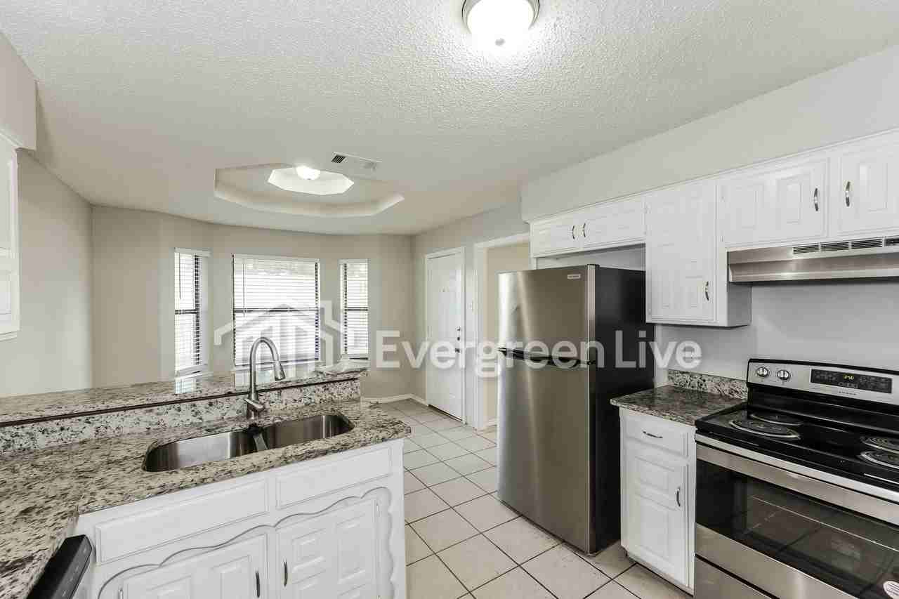 2401 Willow Oak Dr - Photo 6 of 15