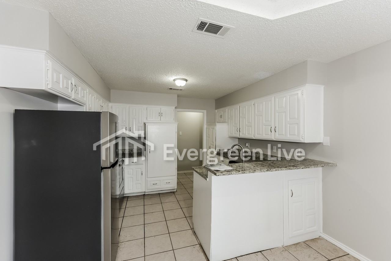 2401 Willow Oak Dr - Photo 7 of 15