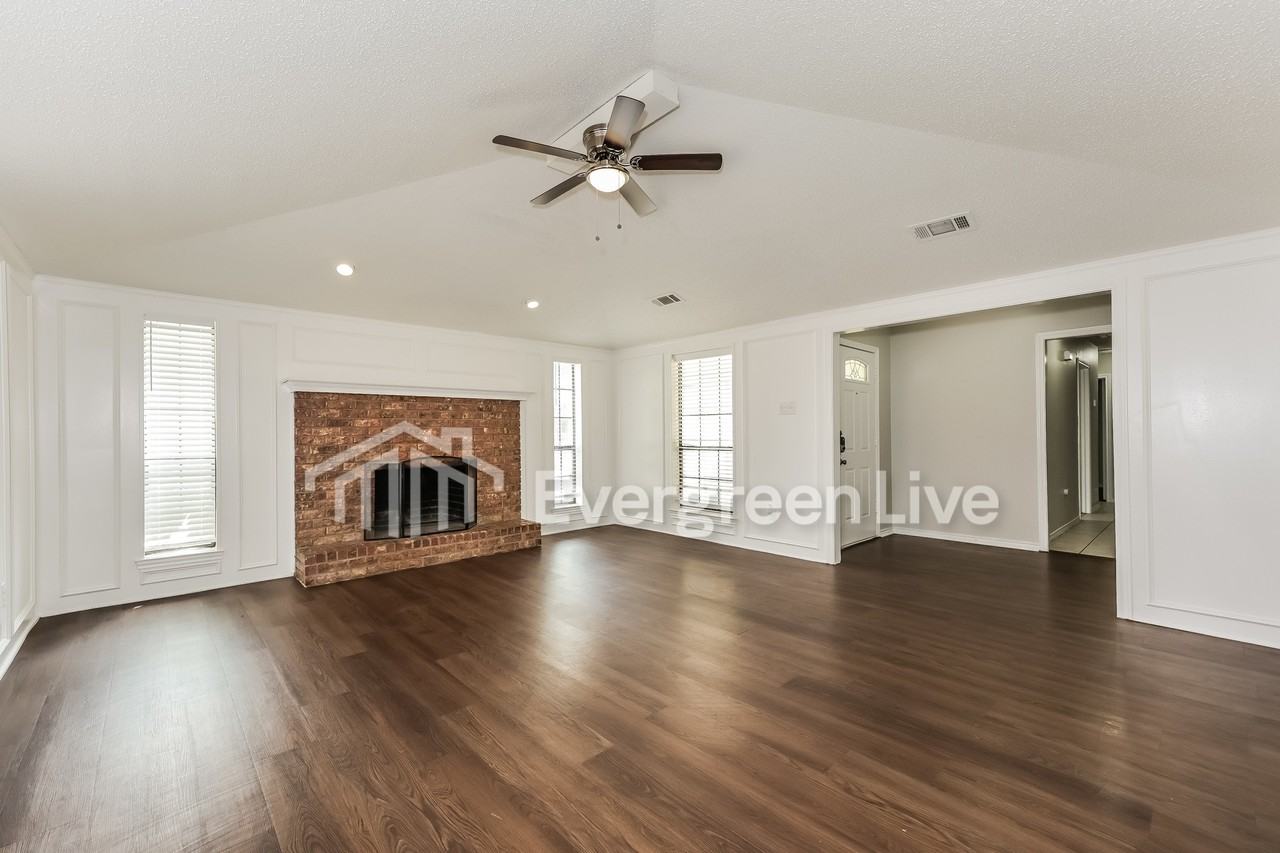 2401 Willow Oak Dr - Photo 4 of 15