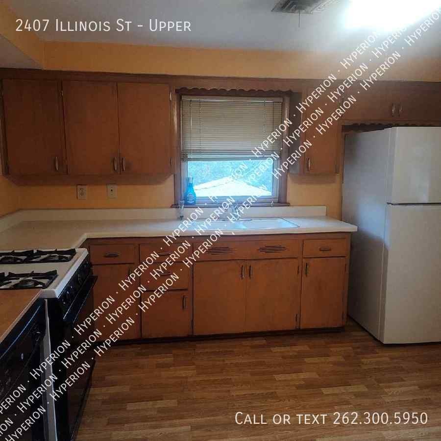 2407 Illinois St - Photo 3 of 11