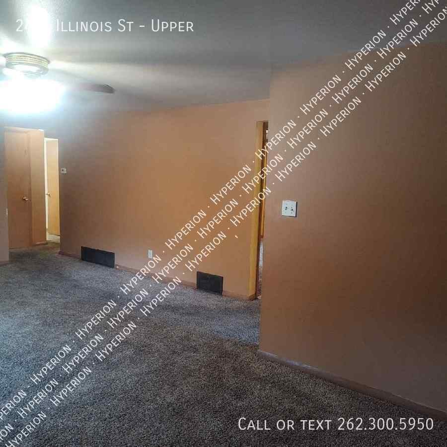 2407 Illinois St - Photo 2 of 11