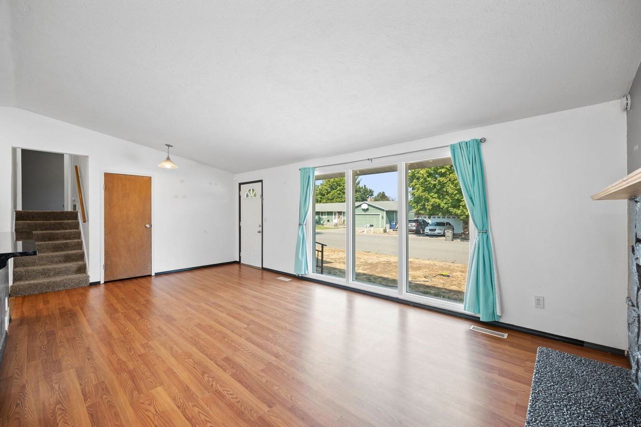 14406 East 7th Avenue - Photo 6 of 31