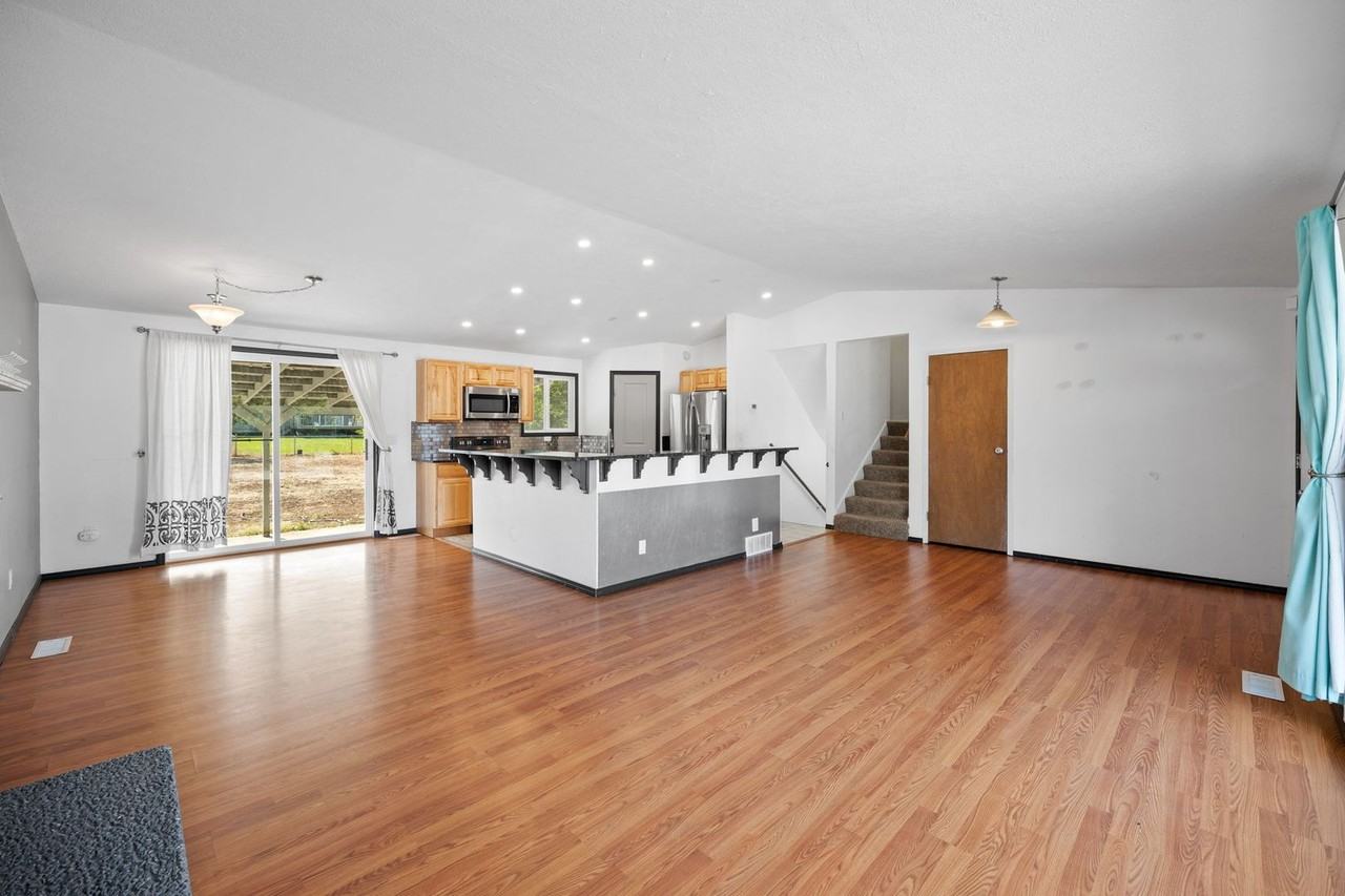 14406 East 7th Avenue - Photo 7 of 31