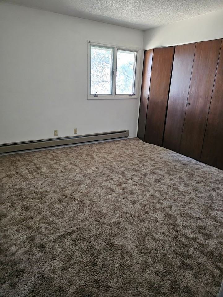 US 34 Larkspur Dr. - Photo 3 of 6