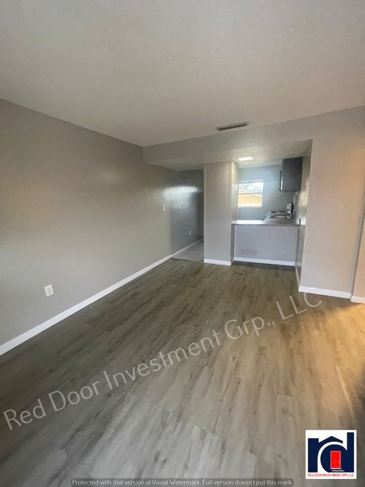 609 S Central Ave ##203 - Photo 3 of 10