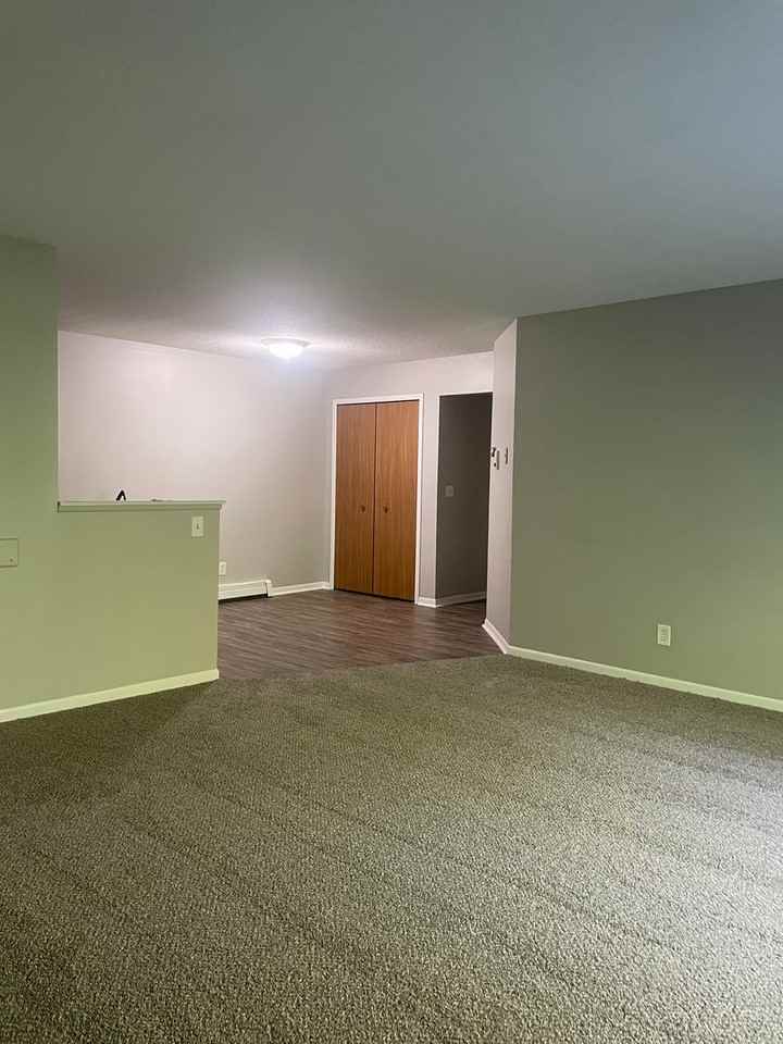 477 Donna St - Photo 2 of 12