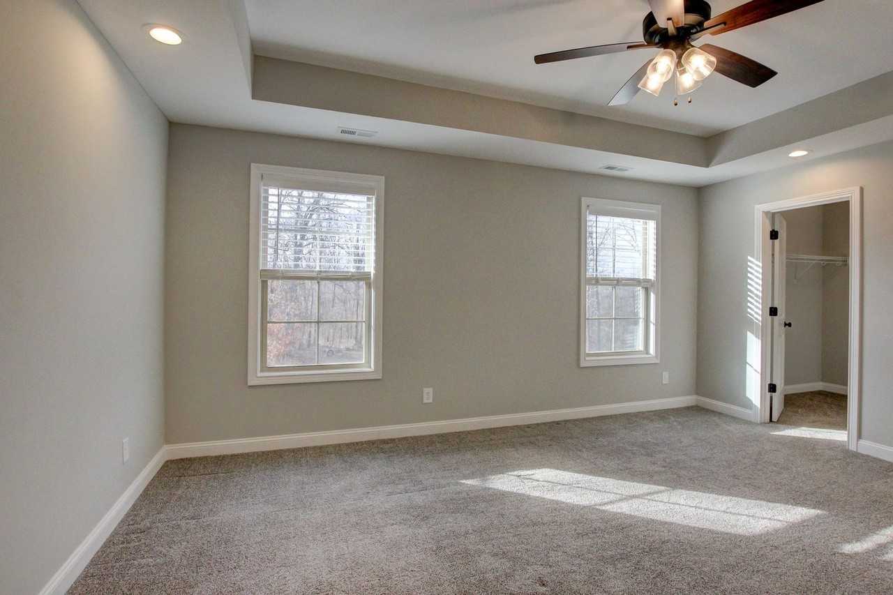 2086 Ussery Rd S - Photo 3 of 50