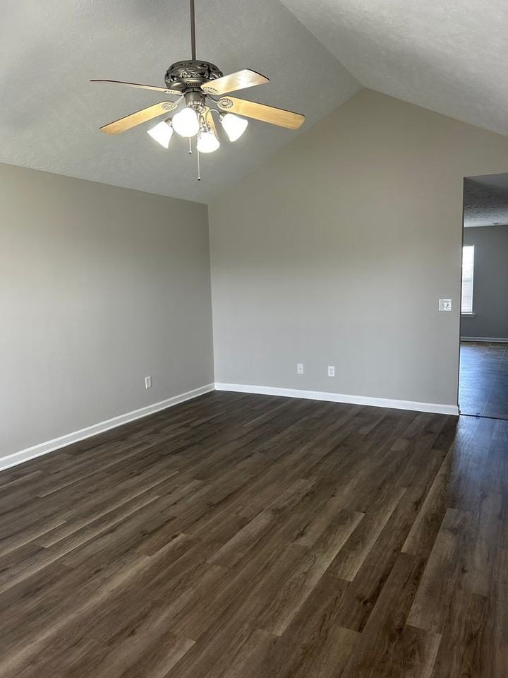 3009 Ridgewood Dr - Photo 3 of 10