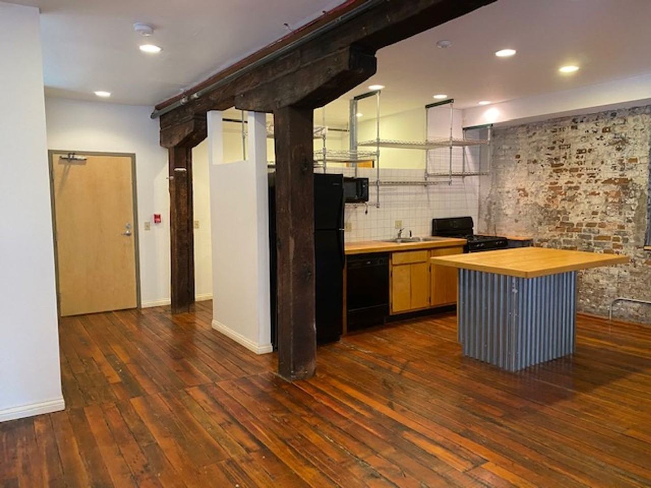 209 Woodward St - Photo 2 of 11