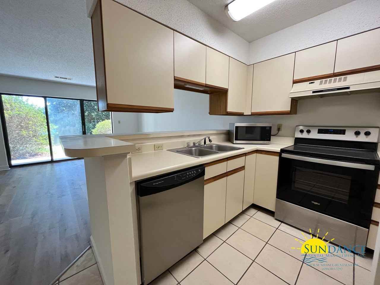 307 Southlake Ct - Photo 2 of 11