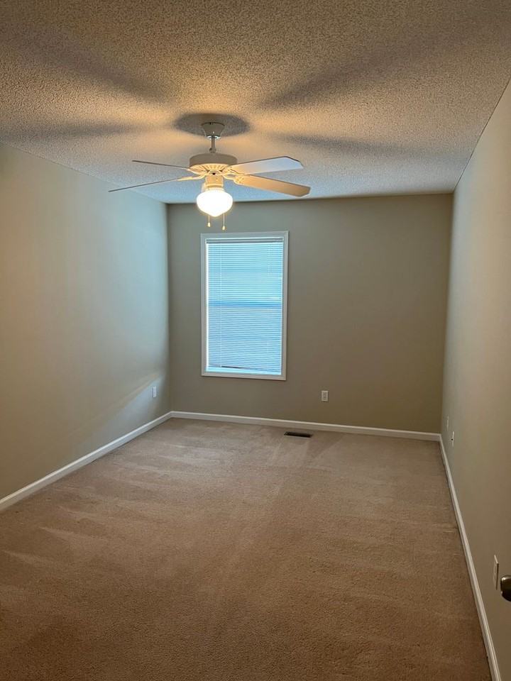 201 Wakefield Way - Photo 7 of 17