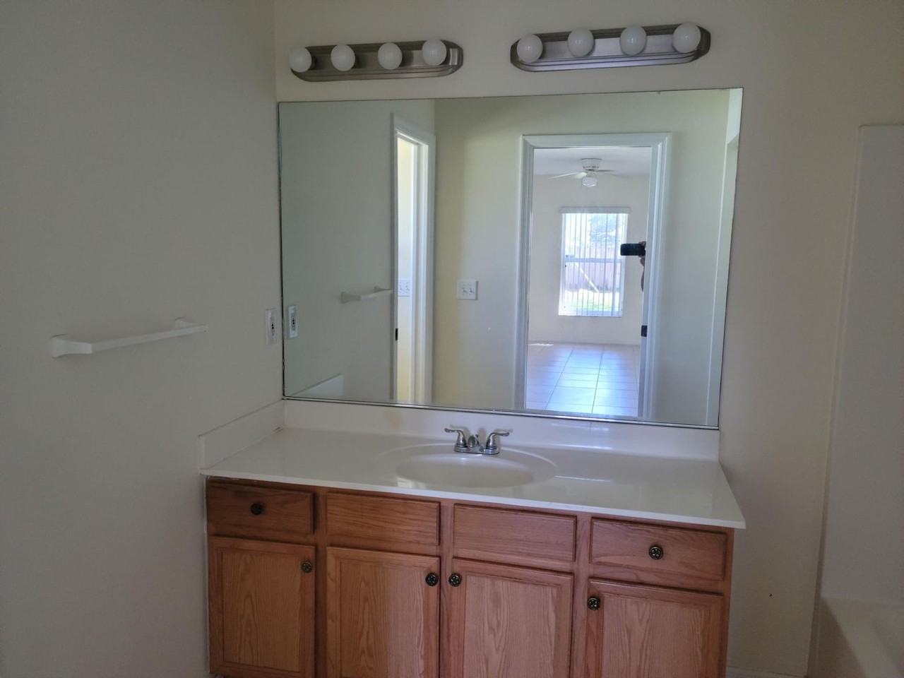 790 Southwest Hibiscus Street - Photo 6 of 15