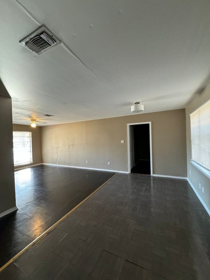 6120 Tierra Dr - Photo 2 of 10