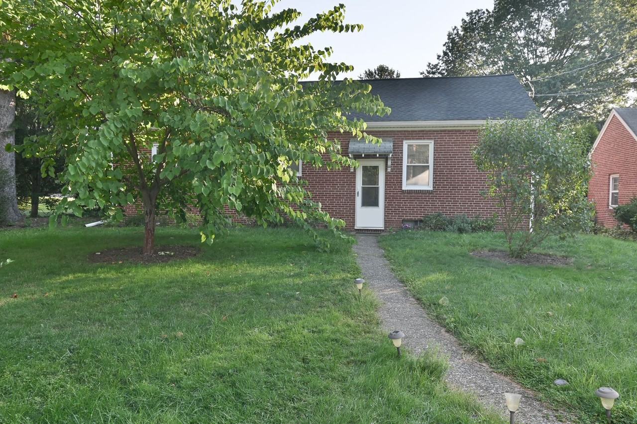 113 Fishburn St - Photo 3 of 20