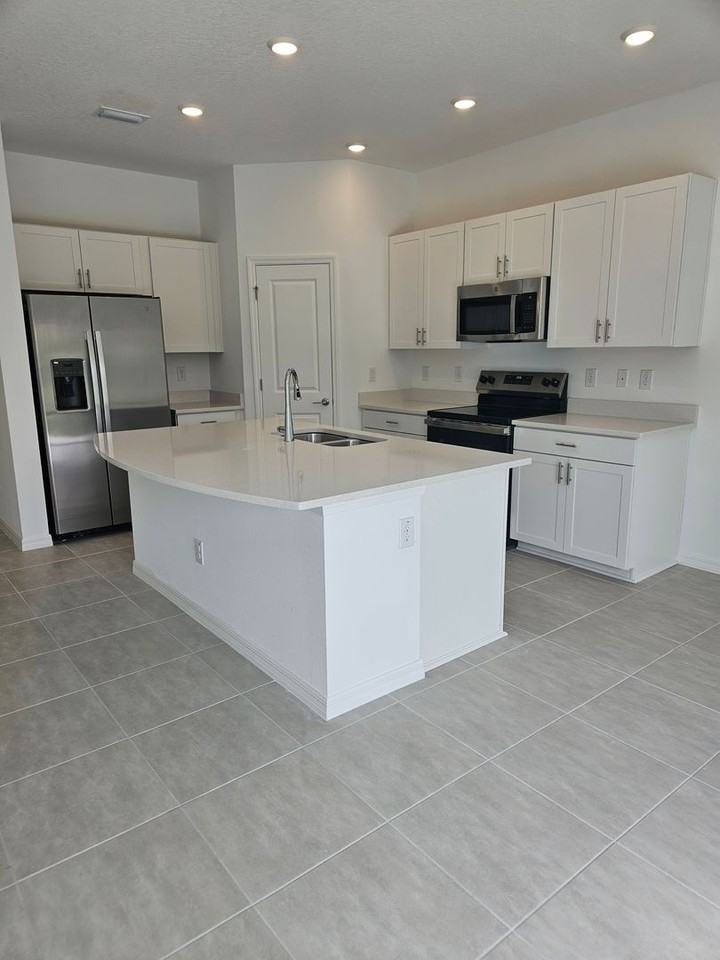 2264 Paravane Way - Photo 4 of 30