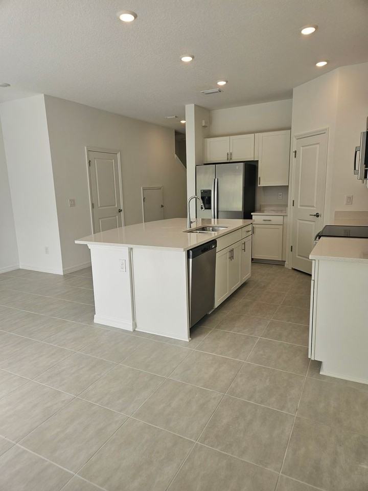 2264 Paravane Way - Photo 5 of 30