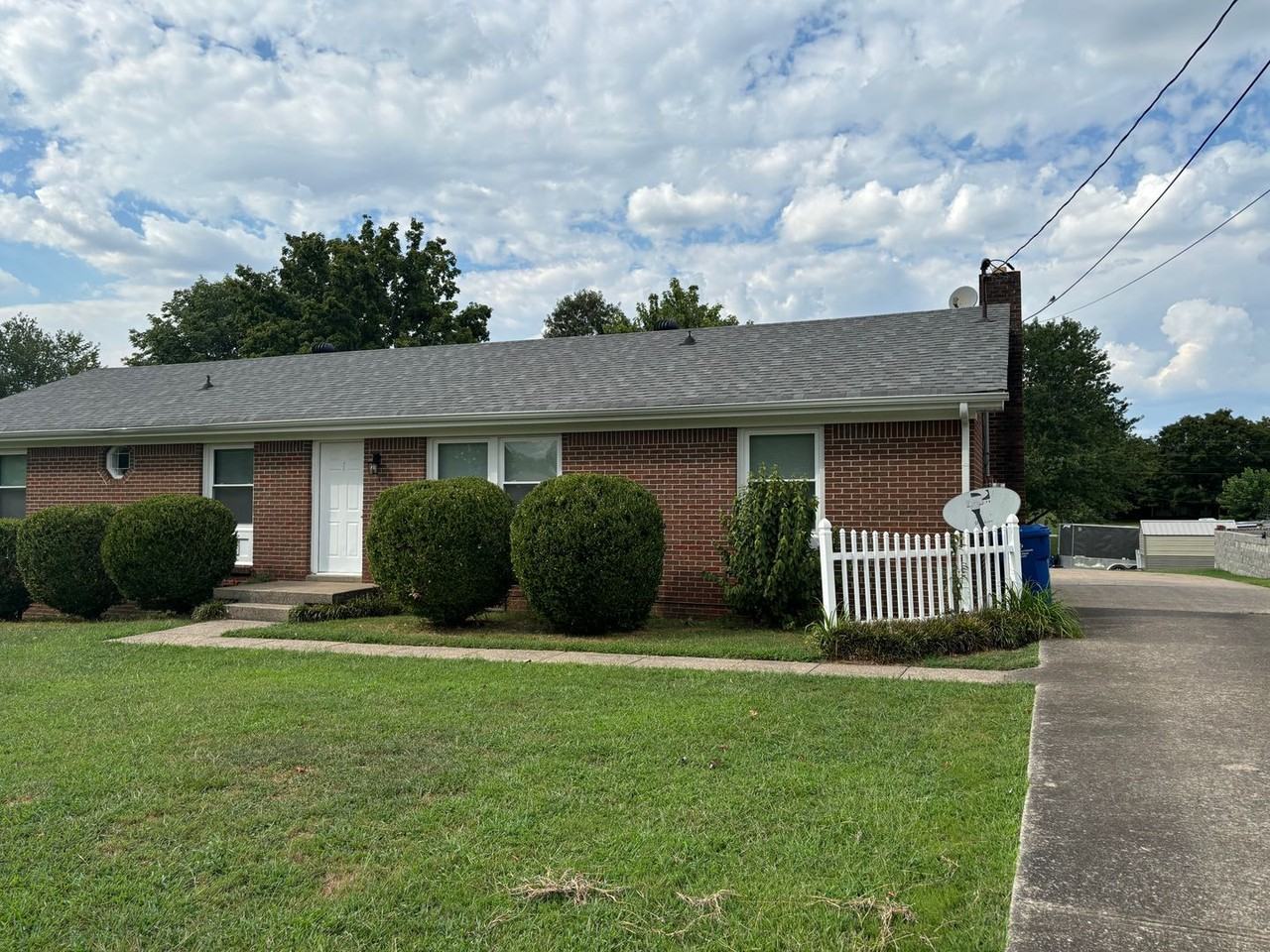 927 Kenwood Dr - Photo 2 of 18