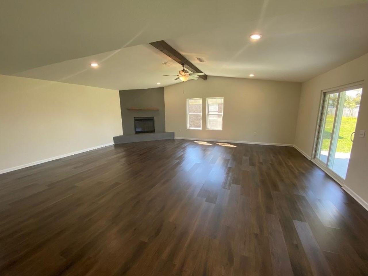 5917 Howard Rd - Photo 3 of 16