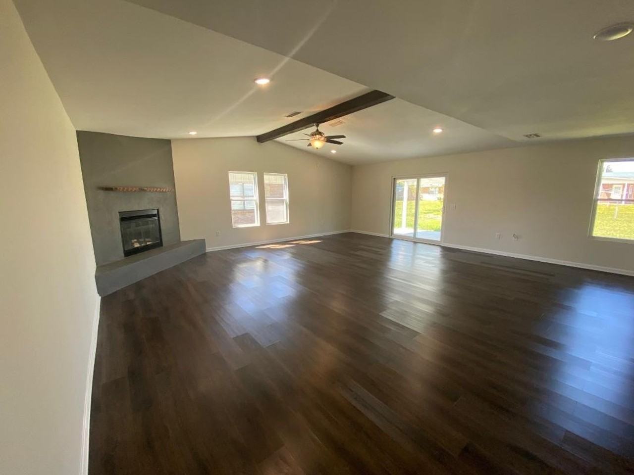 5917 Howard Rd - Photo 4 of 16