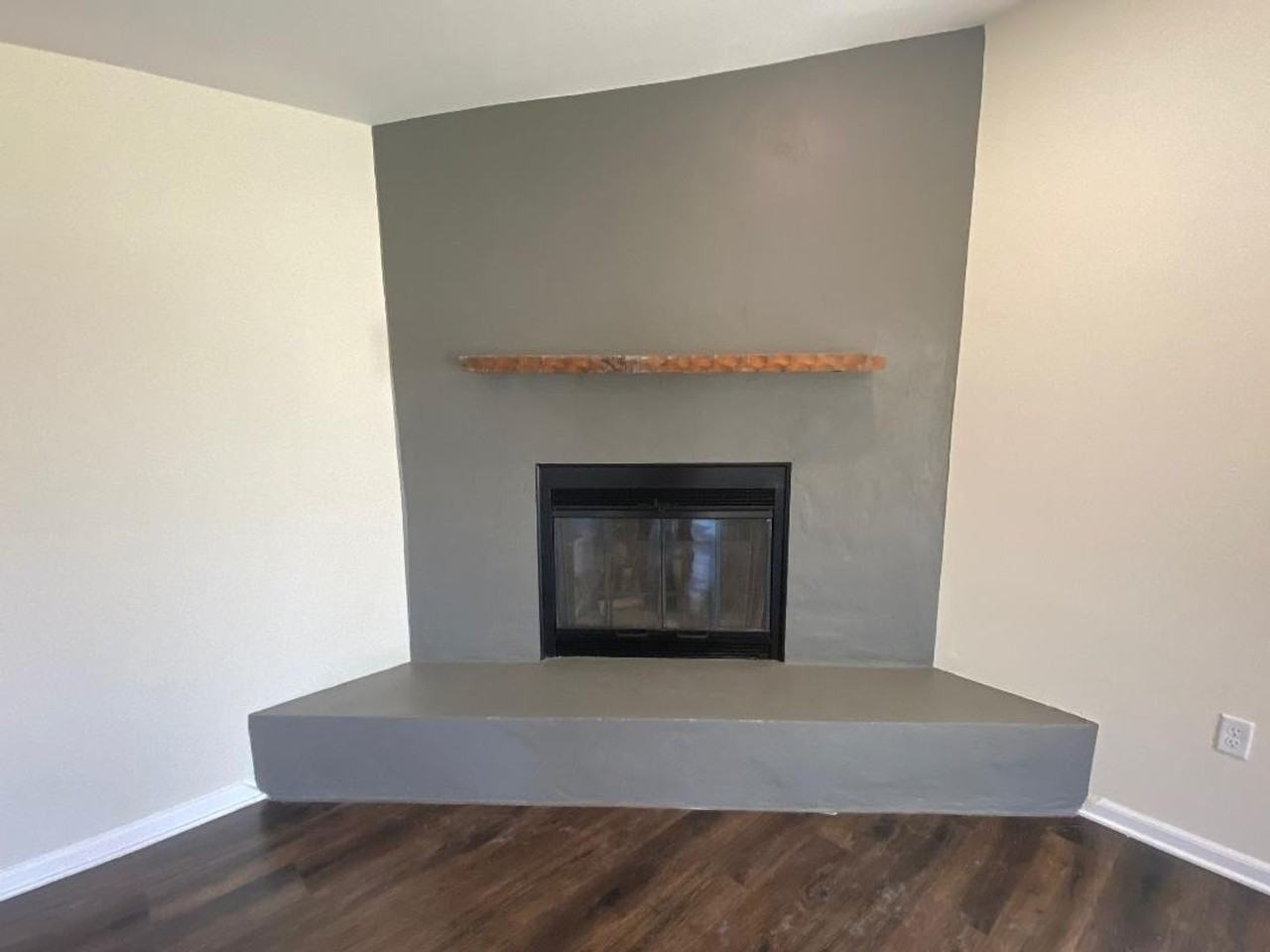 5917 Howard Rd - Photo 5 of 16