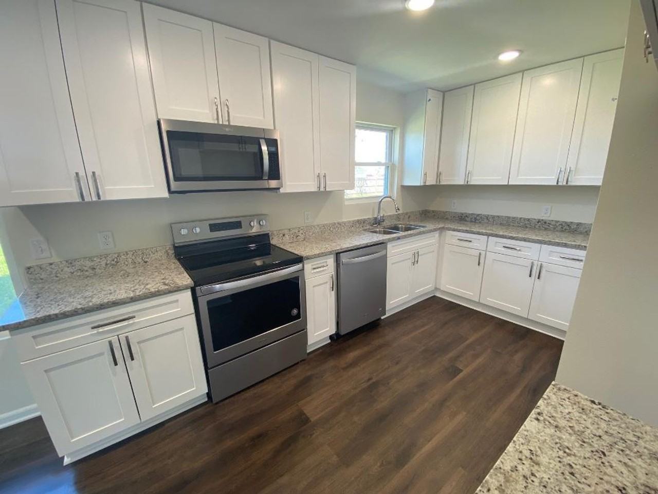 5917 Howard Rd - Photo 6 of 16
